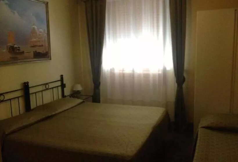 پانسیون Guesthouse Alloggi Agli Artisti