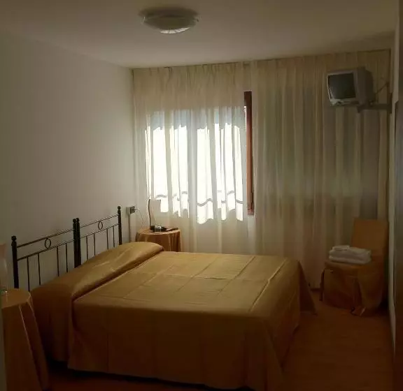 پانسیون Guesthouse Alloggi Agli Artisti