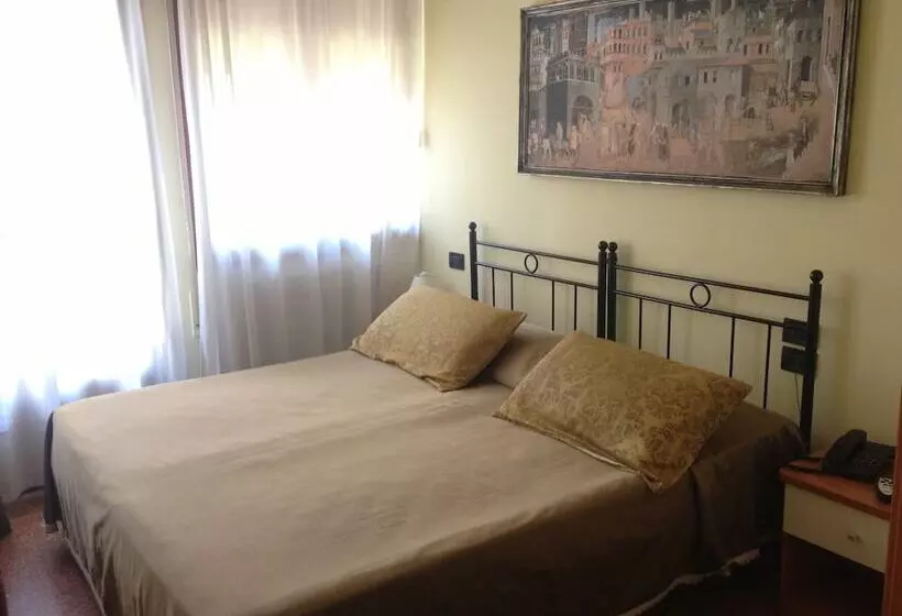 پانسیون Guesthouse Alloggi Agli Artisti