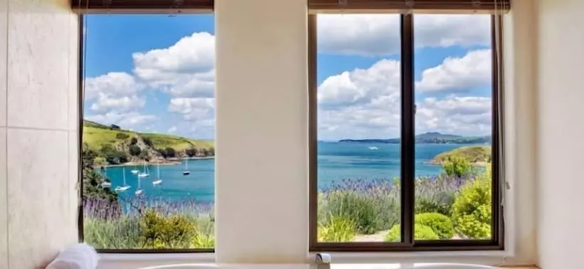 Majatalo Matiatia Bay