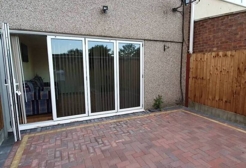 住所  Lovely 5 Bed House In Essex