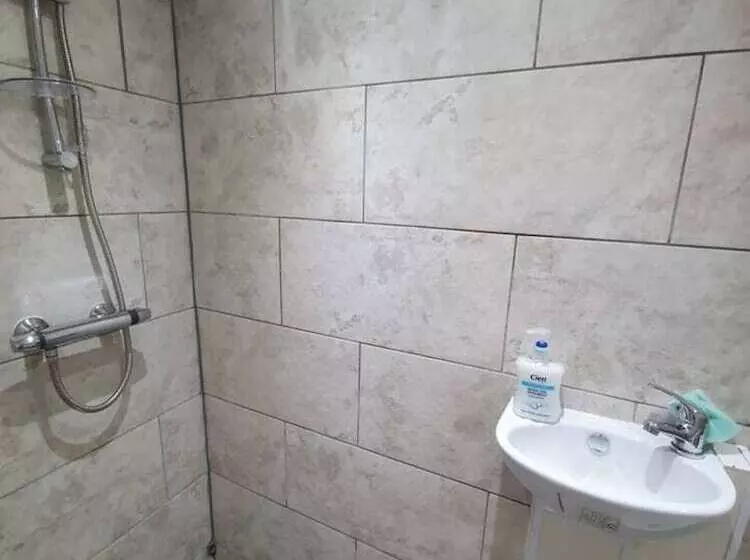 Residenssi Lovely 5 Bed House In Essex