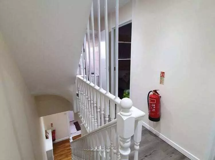 Residenssi Lovely 5 Bed House In Essex