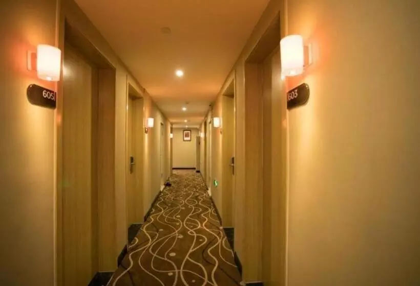 Hotelli 7 Days Premium Chengde University Highspeed Railway Station