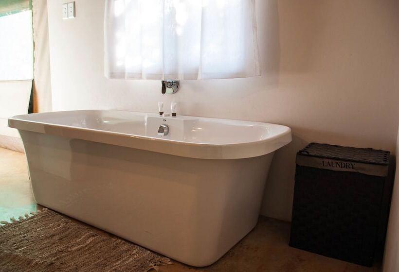 בית מלון כפרי B Sorah Luxury Tent & Venue