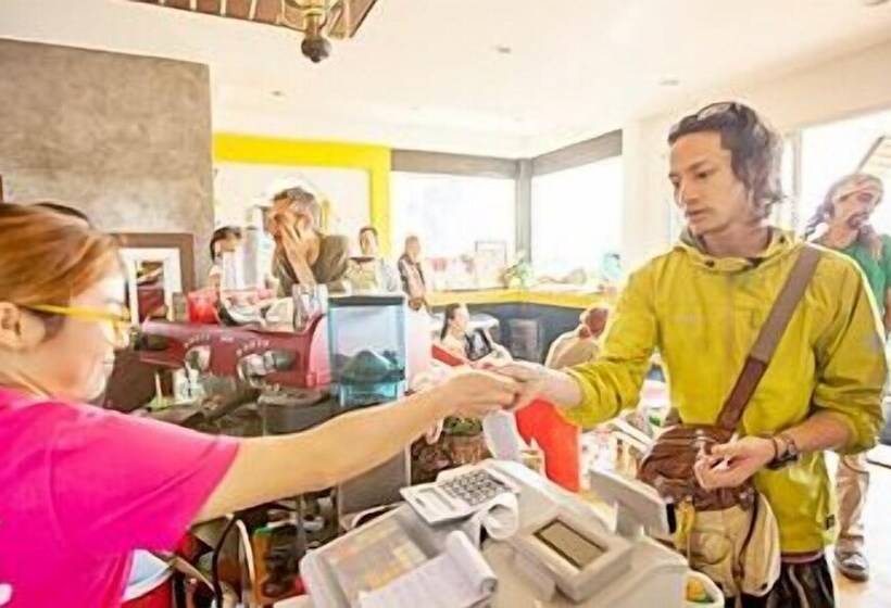 בית מלון כפרי Full House Resort