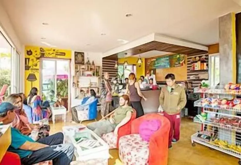 Hotelli Full House Resort