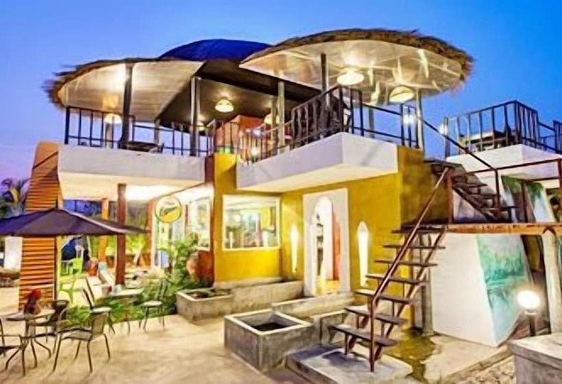 בית מלון כפרי Full House Resort