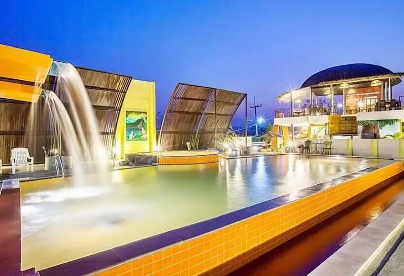 Hotelli Full House Resort