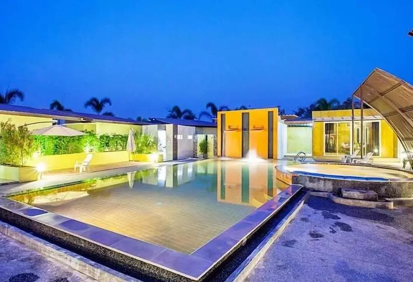 Hotelli Full House Resort