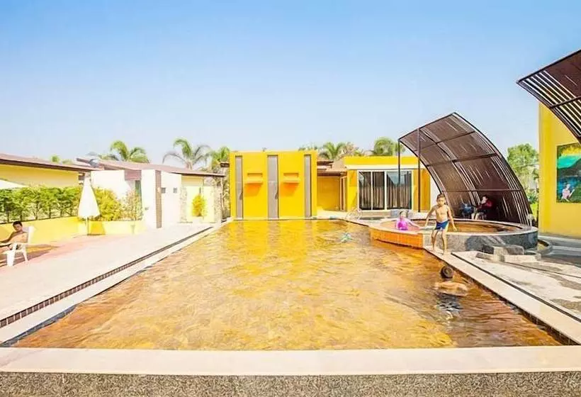 Hotelli Full House Resort