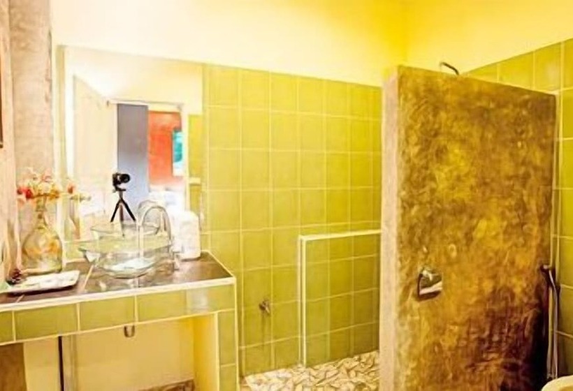 בית מלון כפרי Full House Resort