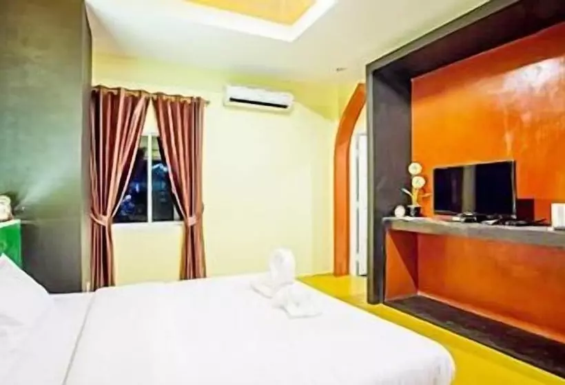 Hotelli Full House Resort