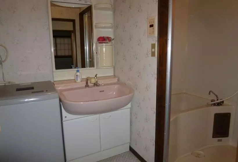 Hotelli Hakuba Brownie Cottage