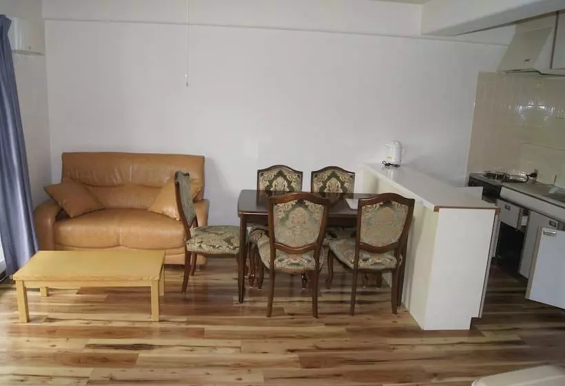 Hotelli Hakuba Brownie Cottage