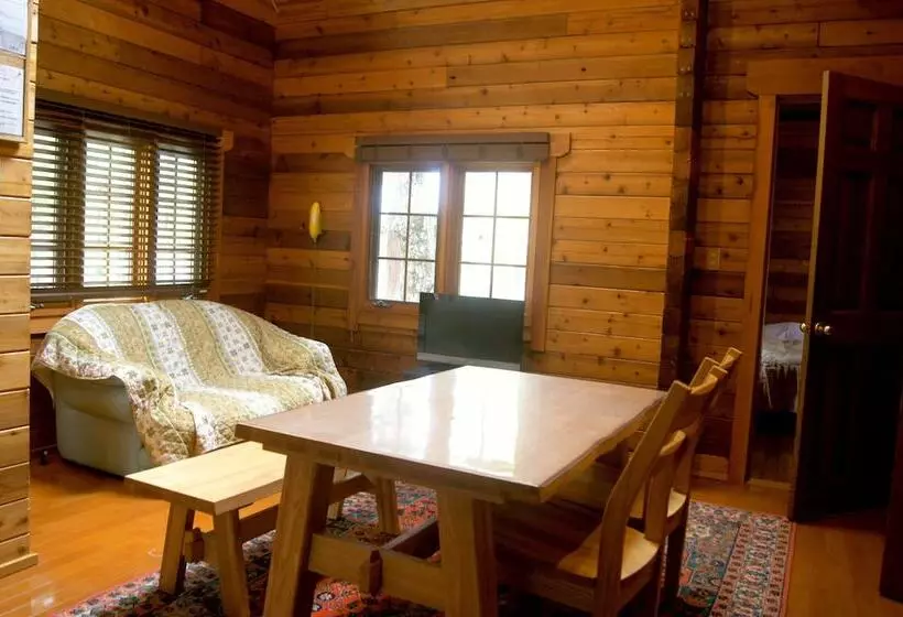 Hotelli Hakuba Brownie Cottage