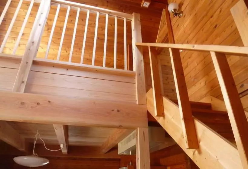 Hotelli Hakuba Brownie Cottage