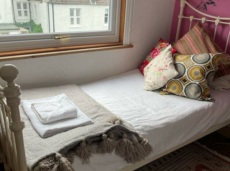 Townhouse Full Of Character In Vibrant Seven Dials