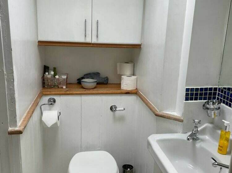 Townhouse Full Of Character In Vibrant Seven Dials