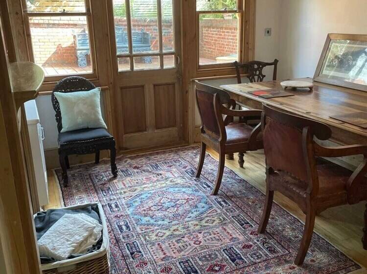 Townhouse Full Of Character In Vibrant Seven Dials