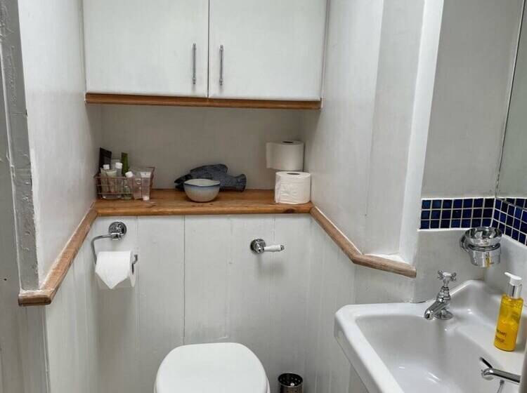 Townhouse Full Of Character In Vibrant Seven Dials