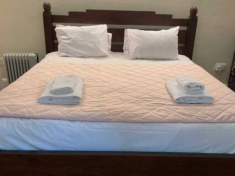 Townhouse Full Of Character In Vibrant Seven Dials