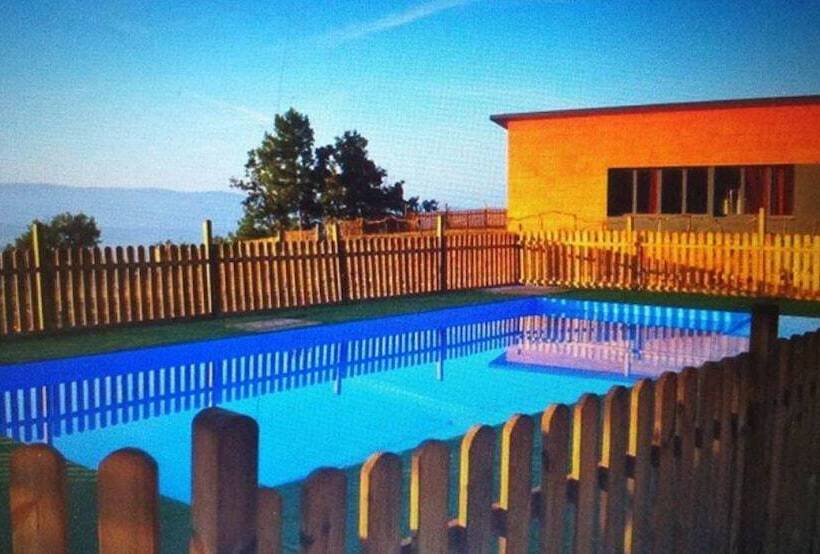 Alberg L  Auro   Hostel