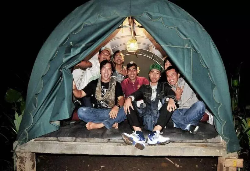 ユースホステル Tegal Dukuh Camp