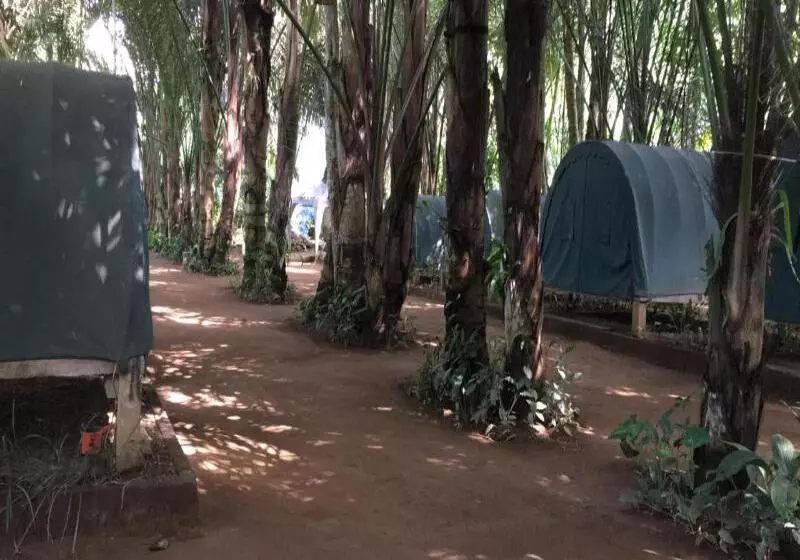 ユースホステル Tegal Dukuh Camp