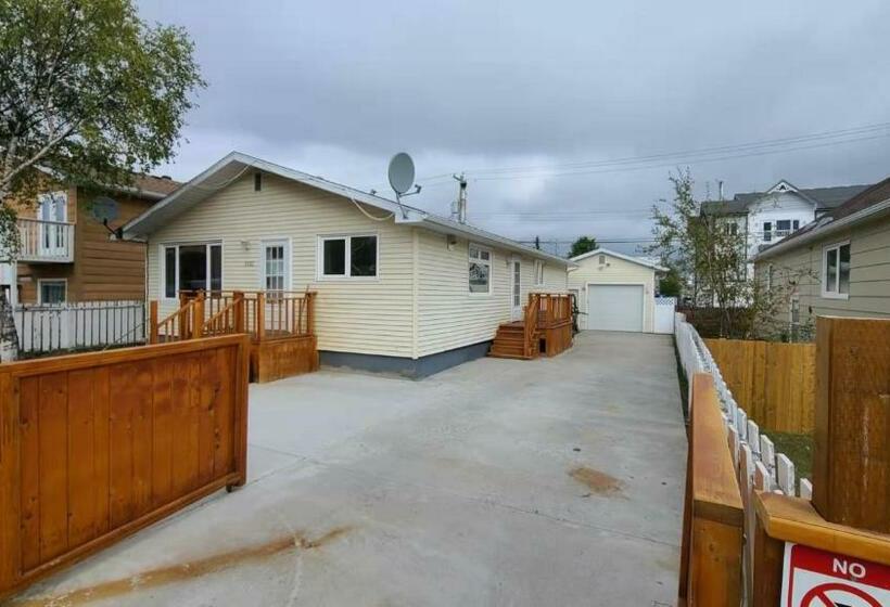 تختخواب و صبحانه Yk Aurora