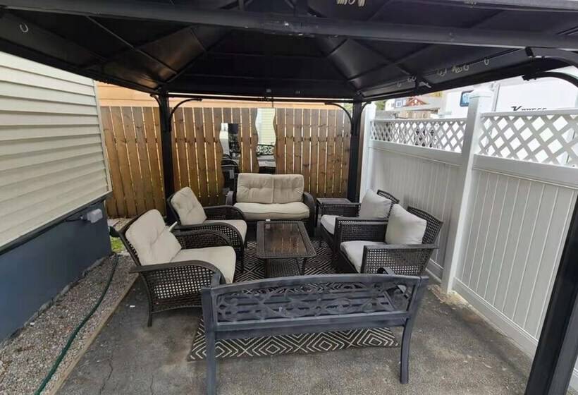 تختخواب و صبحانه Yk Aurora