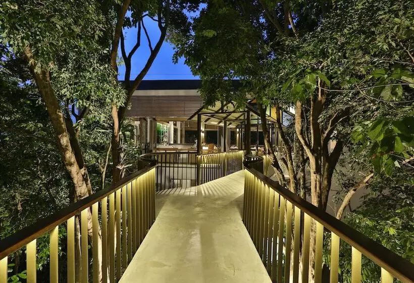 ホテル Ambong Pool Villas
