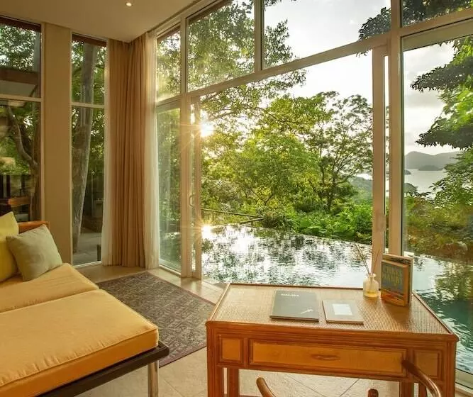 ホテル Ambong Pool Villas