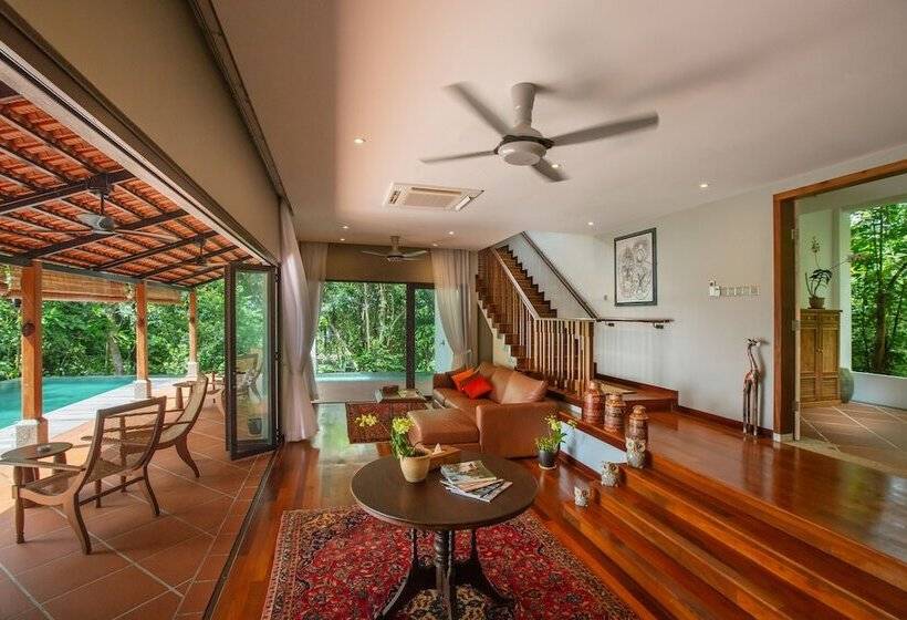 فندق Ambong Pool Villas