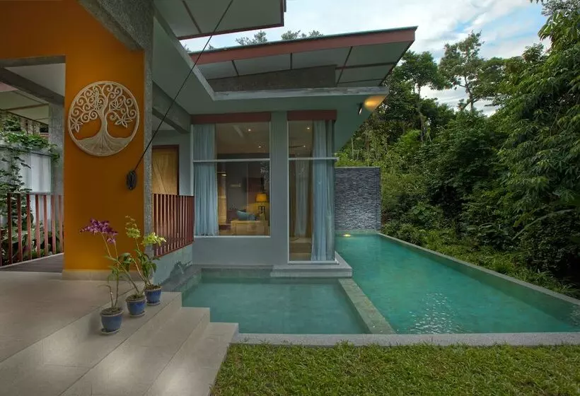 ホテル Ambong Pool Villas
