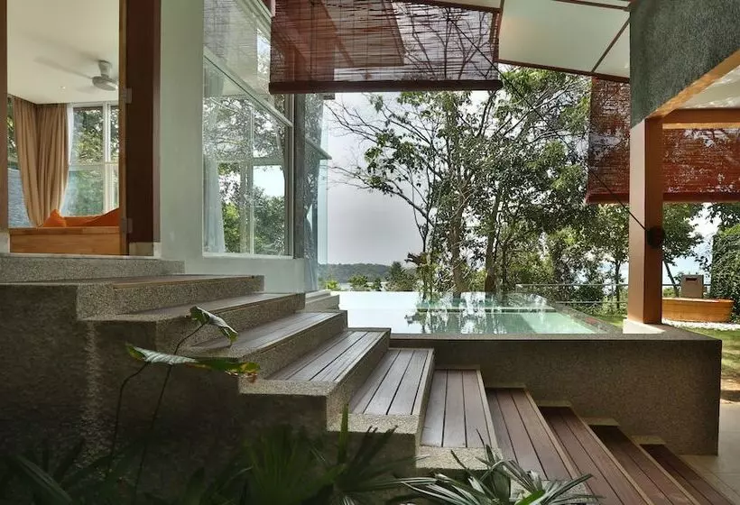 ホテル Ambong Pool Villas