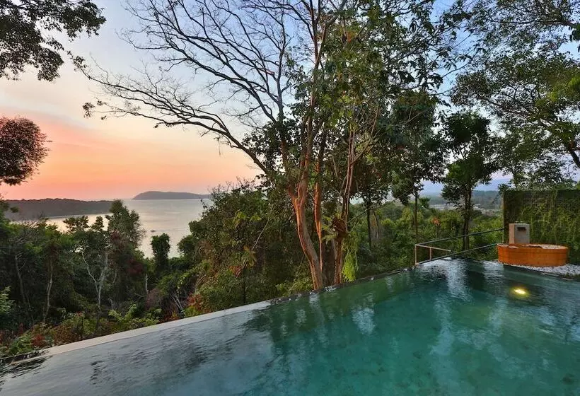 ホテル Ambong Pool Villas