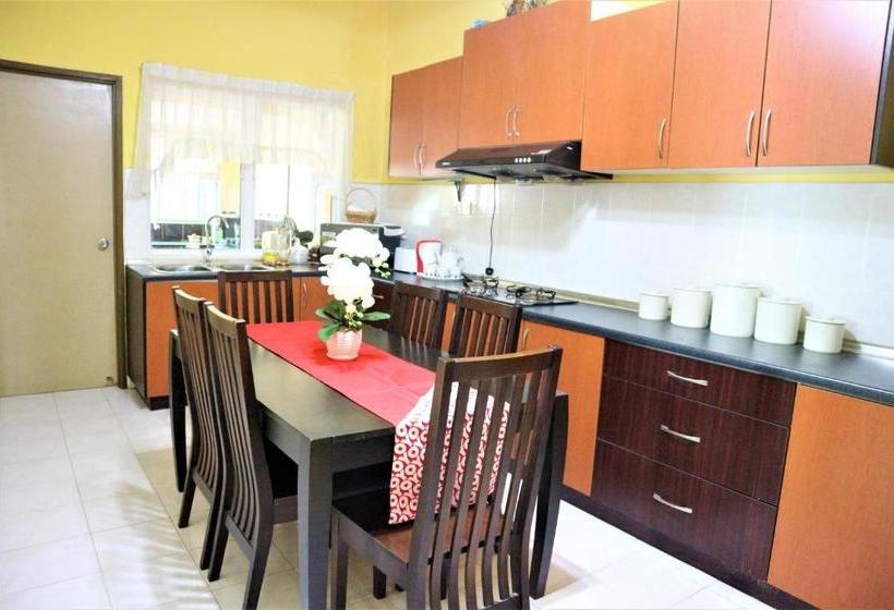 Otel Oyo 90300 D Hitech Home