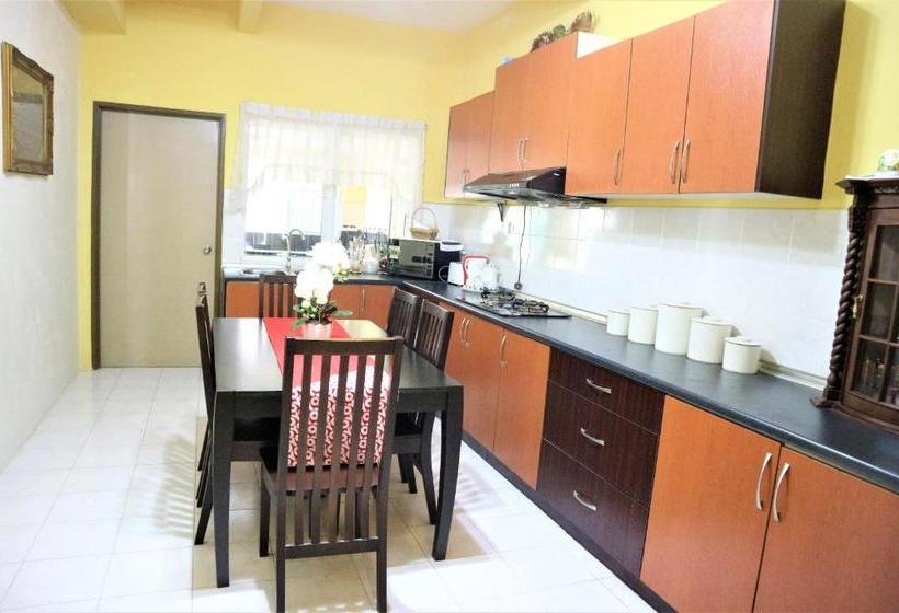 Otel Oyo 90300 D Hitech Home