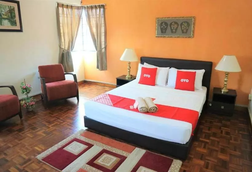 Hotelli Oyo 90300 D Hitech Home