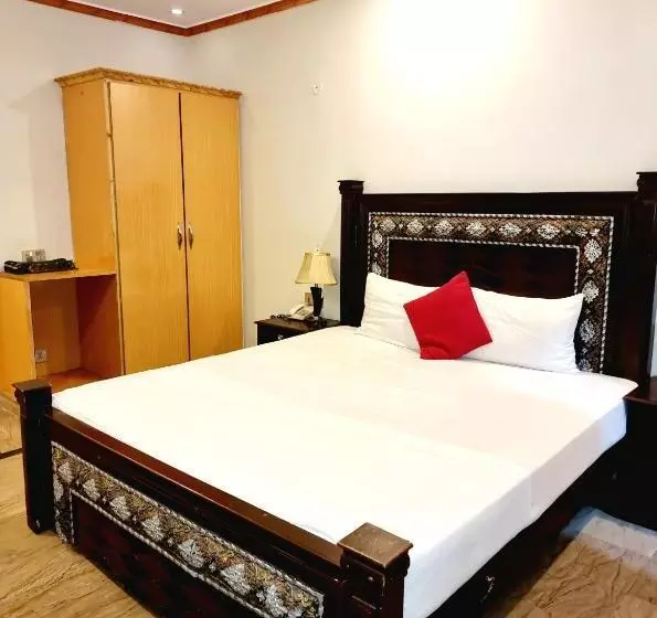 هتل Royal Continental