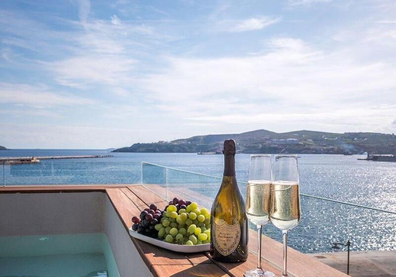 هتل Shapes Luxury Suites