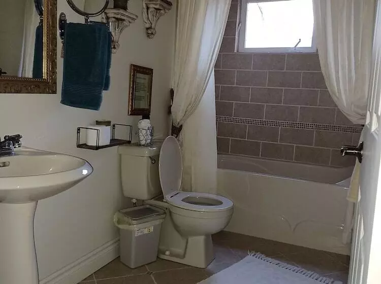 Aamiaismajoitus (B&B) La Vie Est Belle