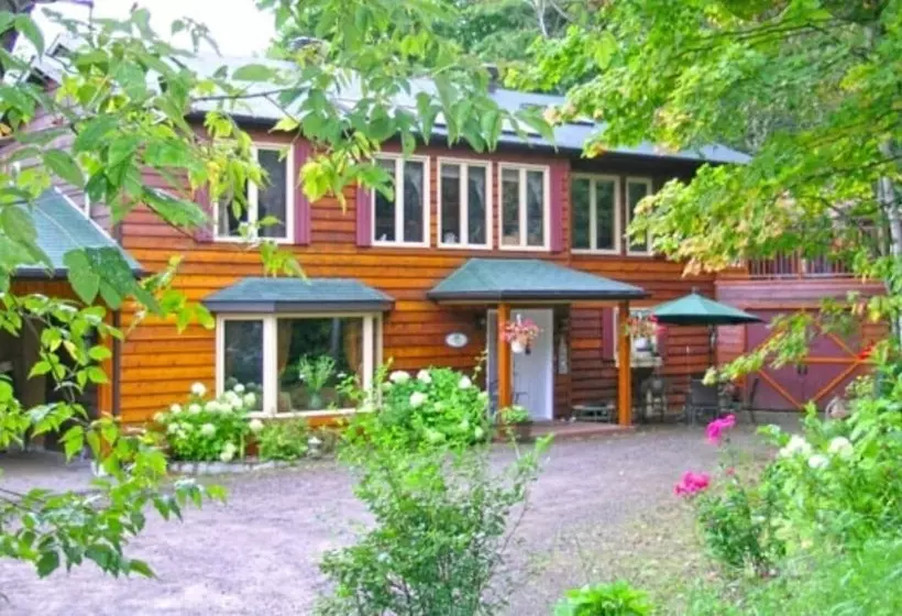 Aamiaismajoitus (B&B) La Vie Est Belle