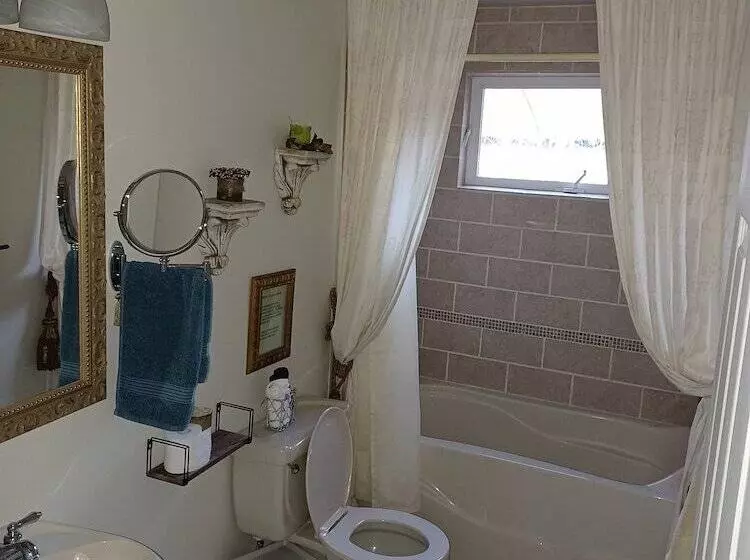 Aamiaismajoitus (B&B) La Vie Est Belle