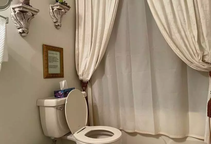 Aamiaismajoitus (B&B) La Vie Est Belle