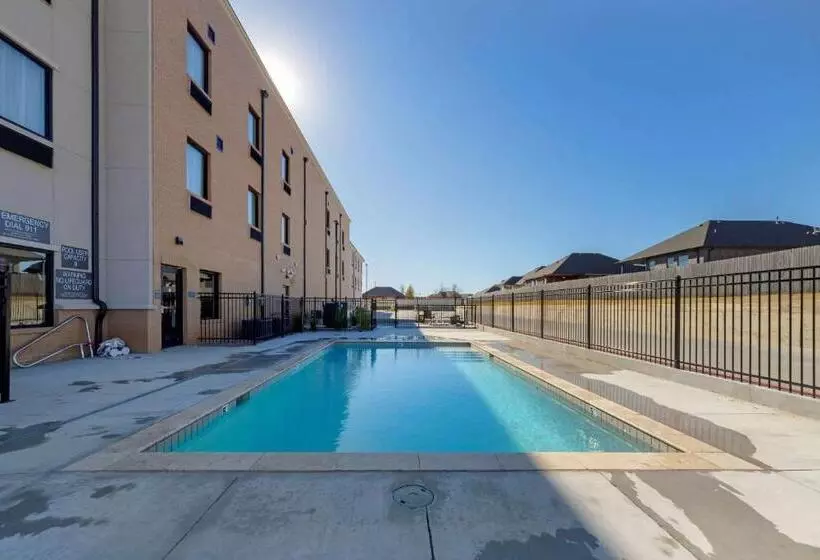 Hotelli Comfort Inn & Suites Harrah