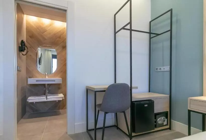 Hotelli Real Maqueda   Málaga