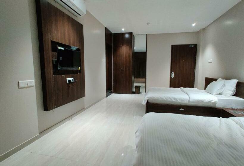 Hotel Runwal Tower, Ichalkaranji