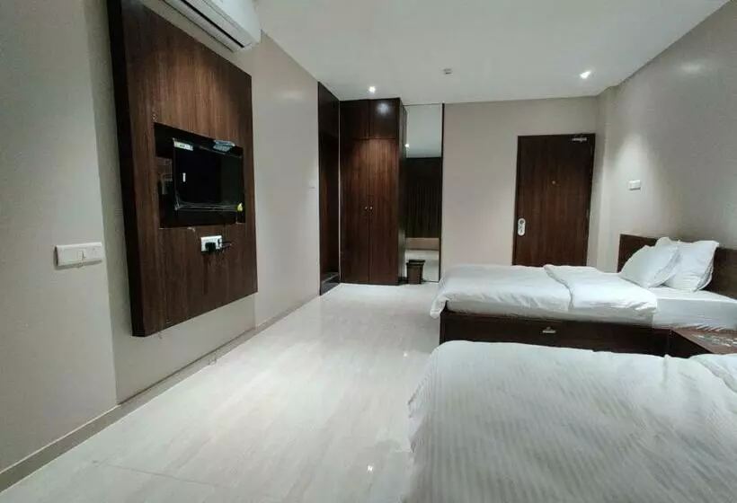 Hotelli Runwal Tower, Ichalkaranji